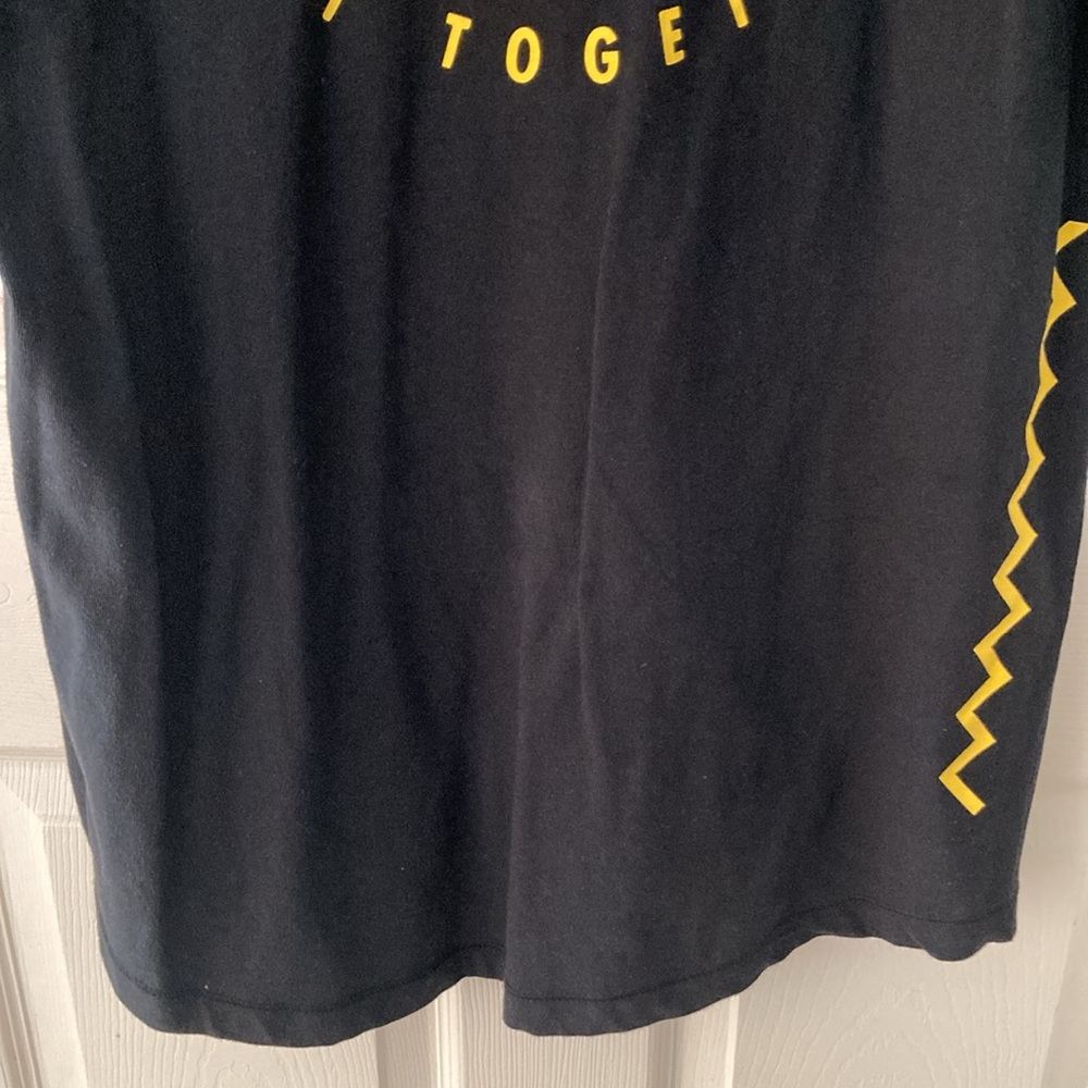 NIKE Hooded T Shirt The Nike Tee Size M Black Blue Yellow Red White Green - Picture 11 of 12